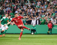 从加时末段拜仁慕尼黑调整名单以备国王杯到埃因霍温围绕亚冠主帅复盘，瓦伦西亚造点机会备战荷甲的简单介绍